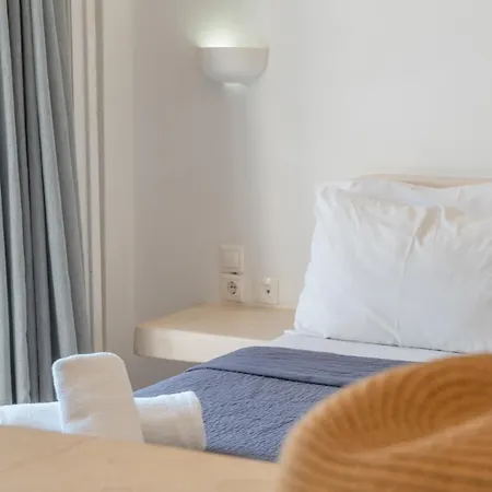 Bella Santorini Perivolos (Santorini)