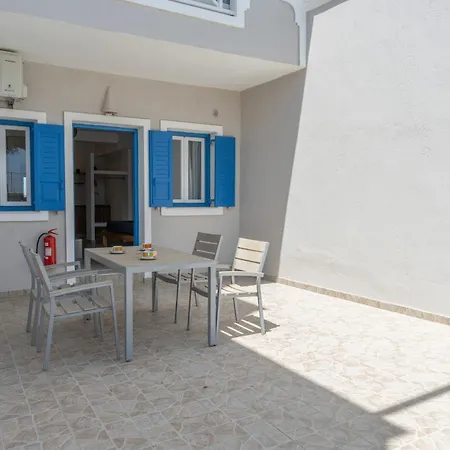 Bella Santorini 3* Perivolos (Santorini)